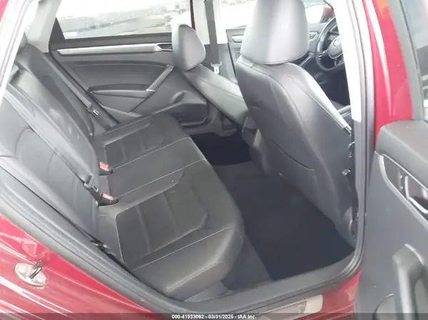 1VWDT7A33HC062977 2017 VOLKSWAGEN PASSAT - Image 8