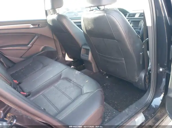 1VWDT7A33HC066060 2017 VOLKSWAGEN PASSAT - Image 8