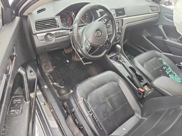 1VWDT7A33HC067015 2017 VOLKSWAGEN PASSAT - Image 8