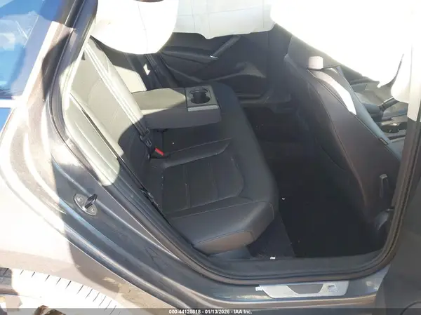 1VWDT7A33HC068116 2017 VOLKSWAGEN PASSAT - Image 8