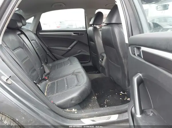 1VWDT7A33HC071419 2017 VOLKSWAGEN PASSAT - Image 8