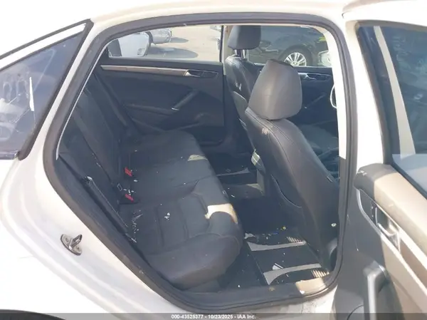 1VWDT7A33HC071503 2017 VOLKSWAGEN PASSAT - Image 8