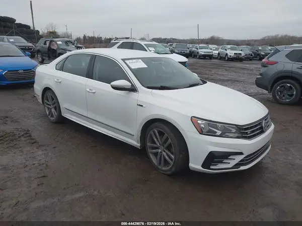 1VWDT7A33HC077253 2017 VOLKSWAGEN PASSAT - Image 1