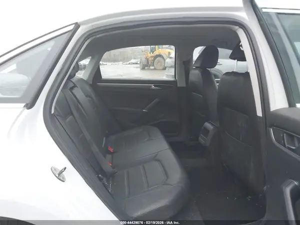 1VWDT7A33HC077253 2017 VOLKSWAGEN PASSAT - Image 8