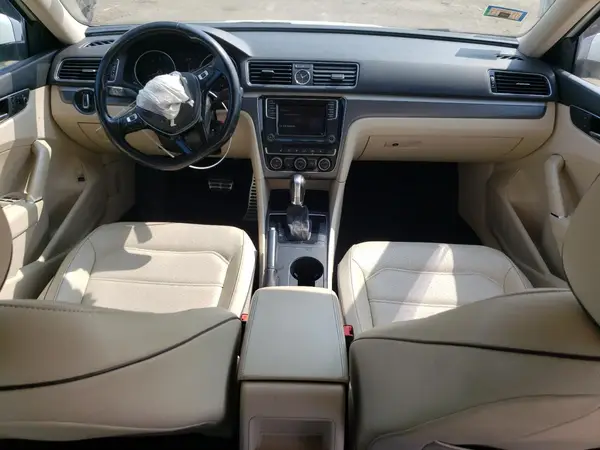 1VWDT7A33HC079620 2017 VOLKSWAGEN PASSAT - Image 8