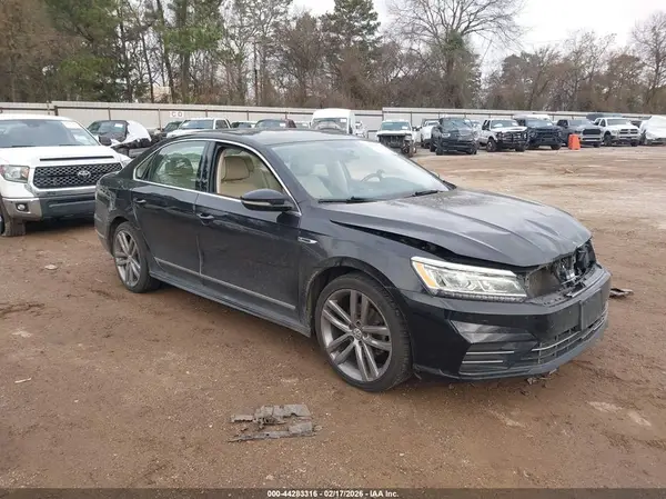 1VWDT7A33HC080864 2017 VOLKSWAGEN PASSAT - Image 1
