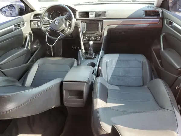1VWDT7A33HC081206 2017 VOLKSWAGEN PASSAT - Image 8