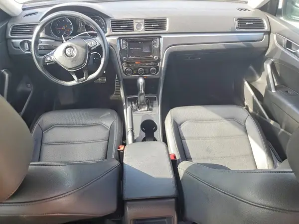 1VWDT7A33HC082839 2017 VOLKSWAGEN PASSAT - Image 8