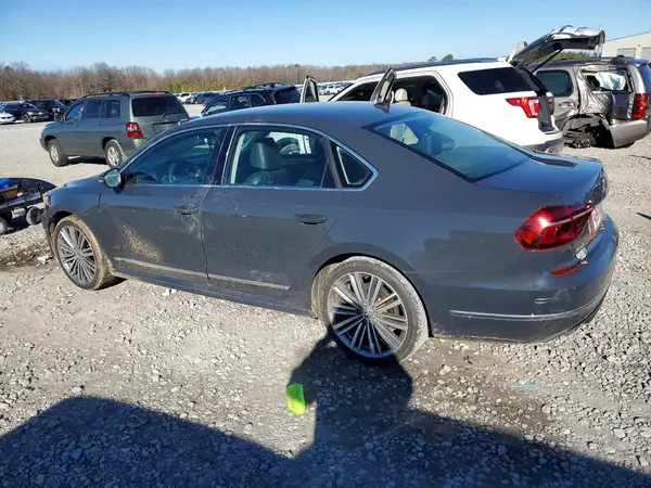 1VWDT7A33HC083635 2017 VOLKSWAGEN PASSAT - Image 2