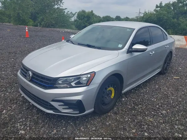 1VWDT7A33HC084638 2017 VOLKSWAGEN PASSAT - Image 2