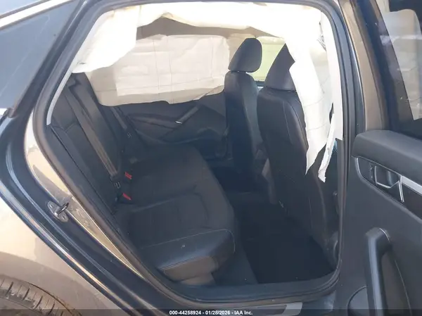 1VWDT7A33HC086339 2017 VOLKSWAGEN PASSAT - Image 8