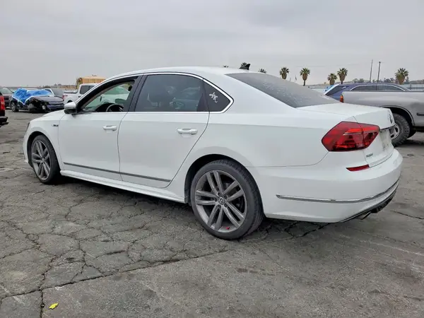 1VWDT7A34HC000228 2017 VOLKSWAGEN PASSAT - Image 2