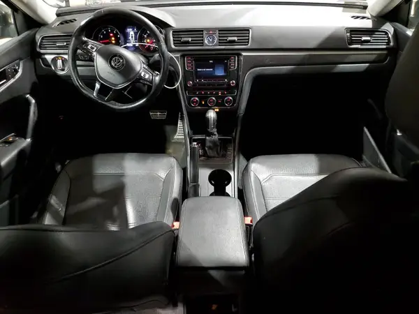 1VWDT7A34HC003694 2017 VOLKSWAGEN PASSAT - Image 8