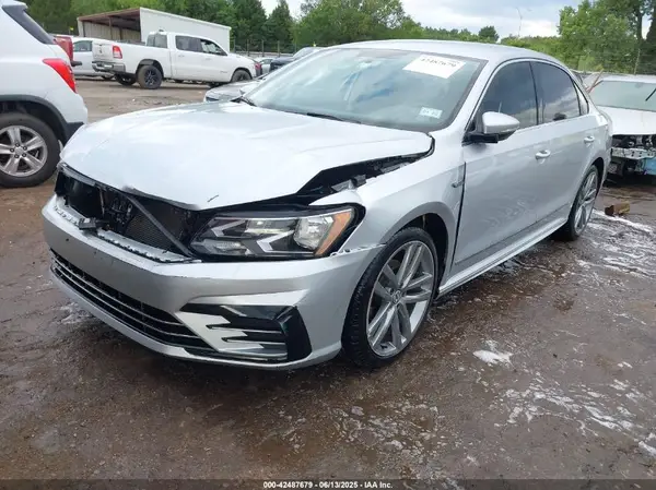 1VWDT7A34HC007597 2017 VOLKSWAGEN PASSAT - Image 2