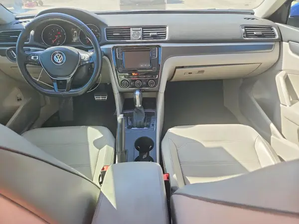 1VWDT7A34HC014632 2017 VOLKSWAGEN PASSAT - Image 8