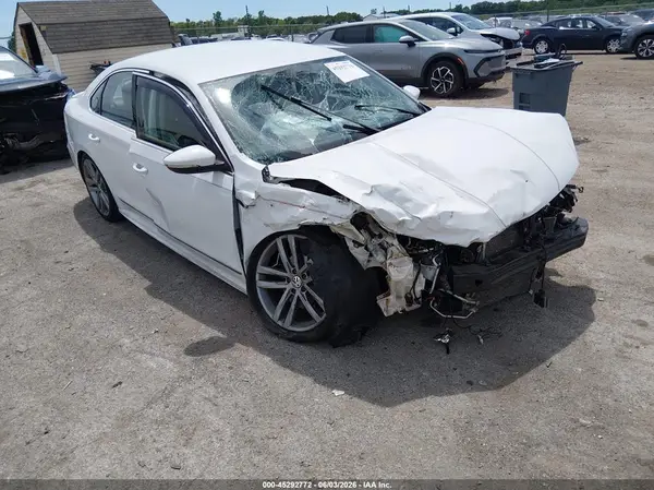 1VWDT7A34HC017935 2017 VOLKSWAGEN PASSAT - Image 1