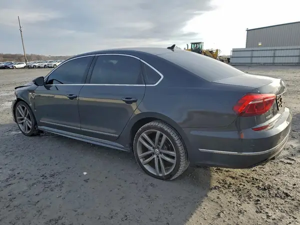 1VWDT7A34HC024092 2017 VOLKSWAGEN PASSAT - Image 2