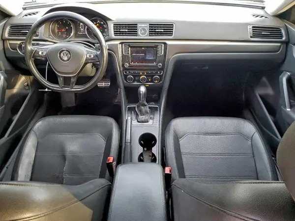 1VWDT7A34HC024092 2017 VOLKSWAGEN PASSAT - Image 8