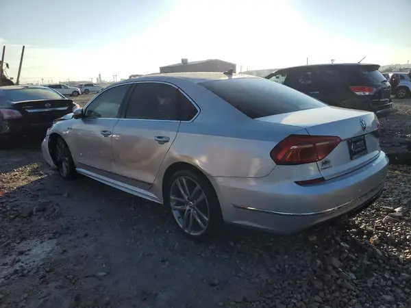 1VWDT7A34HC025727 2017 VOLKSWAGEN PASSAT - Image 2