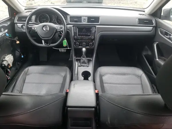 1VWDT7A34HC025985 2017 VOLKSWAGEN PASSAT - Image 8