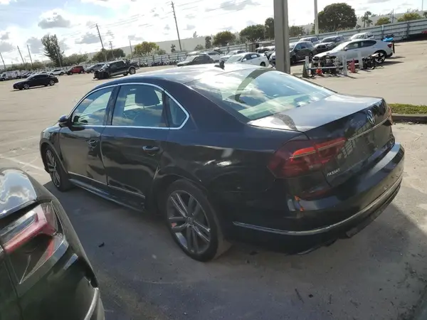 1VWDT7A34HC026327 2017 VOLKSWAGEN PASSAT - Image 2