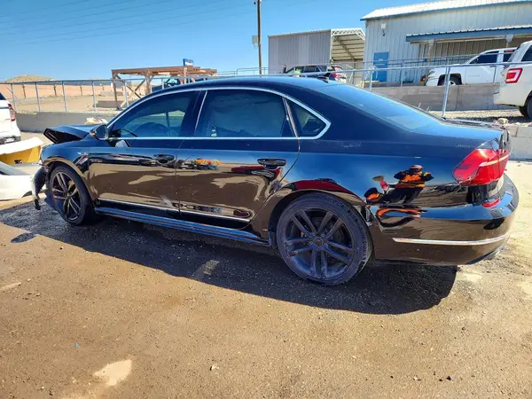 1VWDT7A34HC031981 2017 VOLKSWAGEN PASSAT - Image 2