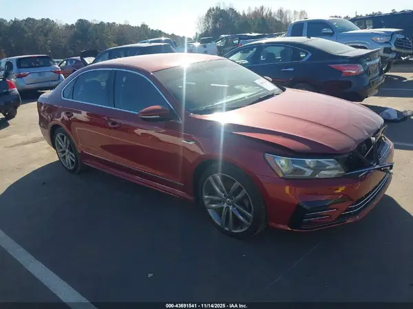 1VWDT7A34HC033066 2017 VOLKSWAGEN PASSAT - Image 1