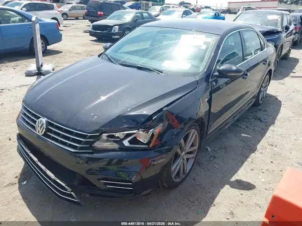 1VWDT7A34HC033228 2017 VOLKSWAGEN PASSAT - Image 2