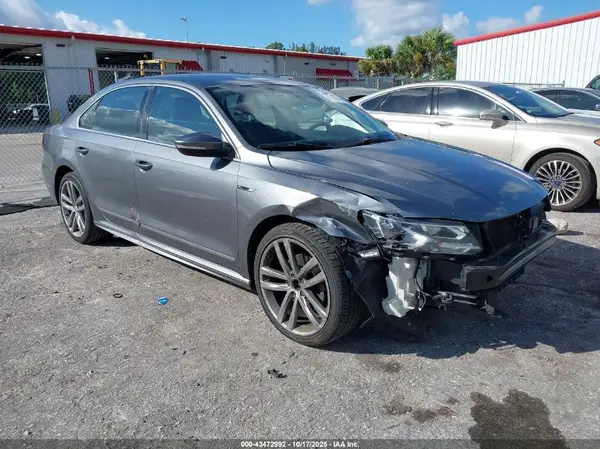 1VWDT7A34HC034492 2017 VOLKSWAGEN PASSAT - Image 1