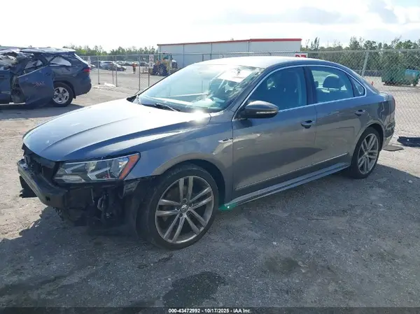 1VWDT7A34HC034492 2017 VOLKSWAGEN PASSAT - Image 2