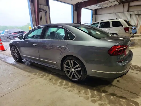 1VWDT7A34HC035142 2017 VOLKSWAGEN PASSAT - Image 2