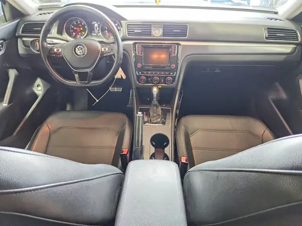 1VWDT7A34HC035142 2017 VOLKSWAGEN PASSAT - Image 8