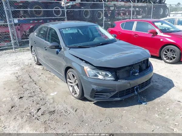1VWDT7A34HC035836 2017 VOLKSWAGEN PASSAT - Image 1