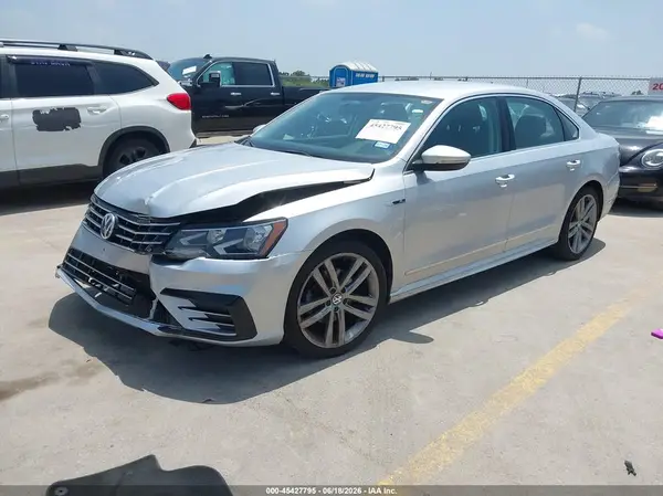 1VWDT7A34HC036016 2017 VOLKSWAGEN PASSAT - Image 2