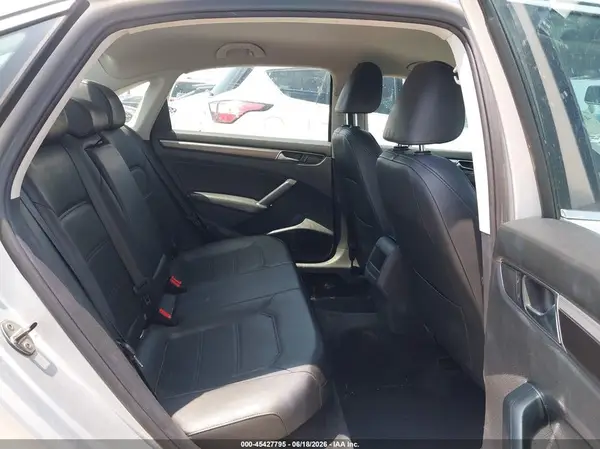 1VWDT7A34HC036016 2017 VOLKSWAGEN PASSAT - Image 8