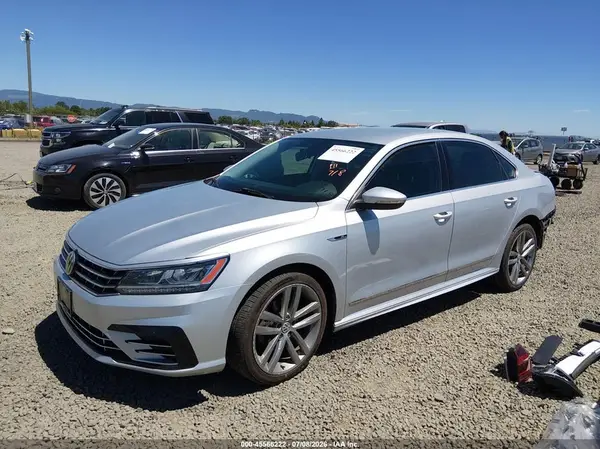 1VWDT7A34HC044469 2017 VOLKSWAGEN PASSAT - Image 2