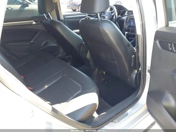 1VWDT7A34HC045895 2017 VOLKSWAGEN PASSAT - Image 8