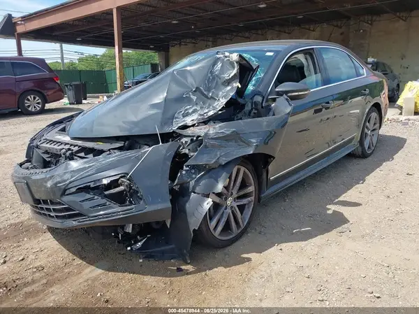 1VWDT7A34HC047677 2017 VOLKSWAGEN PASSAT - Image 2