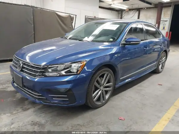 1VWDT7A34HC048859 2017 VOLKSWAGEN PASSAT - Image 2
