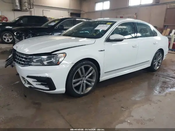 1VWDT7A34HC050403 2017 VOLKSWAGEN PASSAT - Image 2