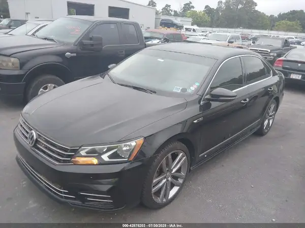 1VWDT7A34HC051003 2017 VOLKSWAGEN PASSAT - Image 2