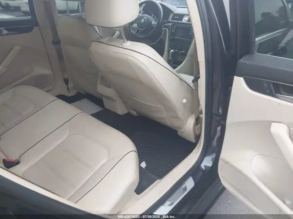 1VWDT7A34HC051003 2017 VOLKSWAGEN PASSAT - Image 8