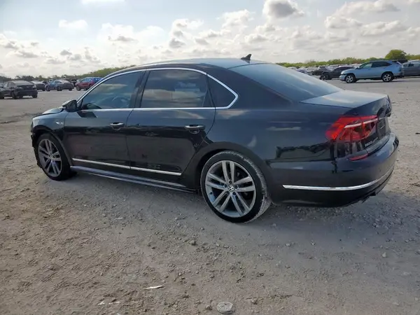 1VWDT7A34HC052765 2017 VOLKSWAGEN PASSAT - Image 2