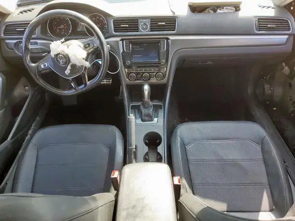 1VWDT7A34HC052765 2017 VOLKSWAGEN PASSAT - Image 8