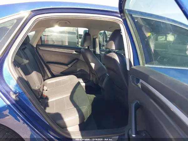 1VWDT7A34HC056668 2017 VOLKSWAGEN PASSAT - Image 8
