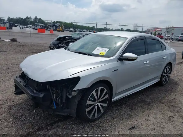 1VWDT7A34HC057870 2017 VOLKSWAGEN PASSAT - Image 2