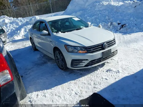 1VWDT7A34HC058825 2017 VOLKSWAGEN PASSAT - Image 1