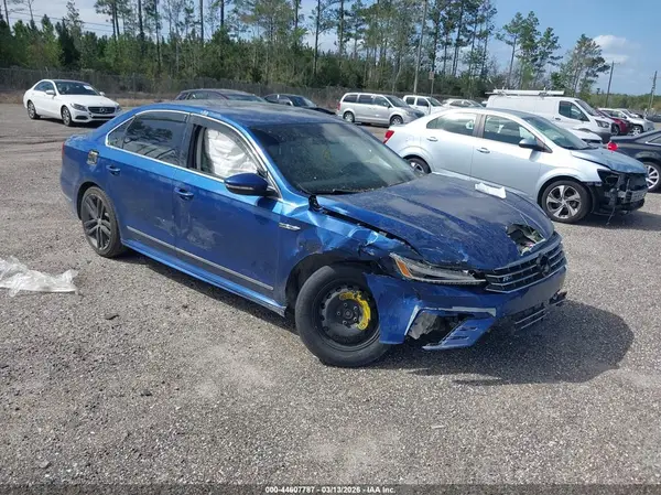 1VWDT7A34HC058999 2017 VOLKSWAGEN PASSAT - Image 1