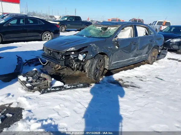 1VWDT7A34HC061000 2017 VOLKSWAGEN PASSAT - Image 2