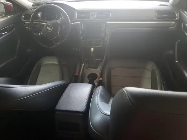 1VWDT7A34HC061143 2017 VOLKSWAGEN PASSAT - Image 8